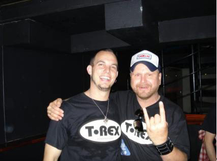 http://www.t-rex-engineering.com/files/billeder/Nyheder/Alterbridge__the_lovebirds.bmp