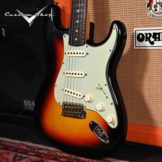 Fender USA Custom Shop 1960 Stratocaster Journeyman Relic Bleached 3-Tone Sunburst (923-5700-226)