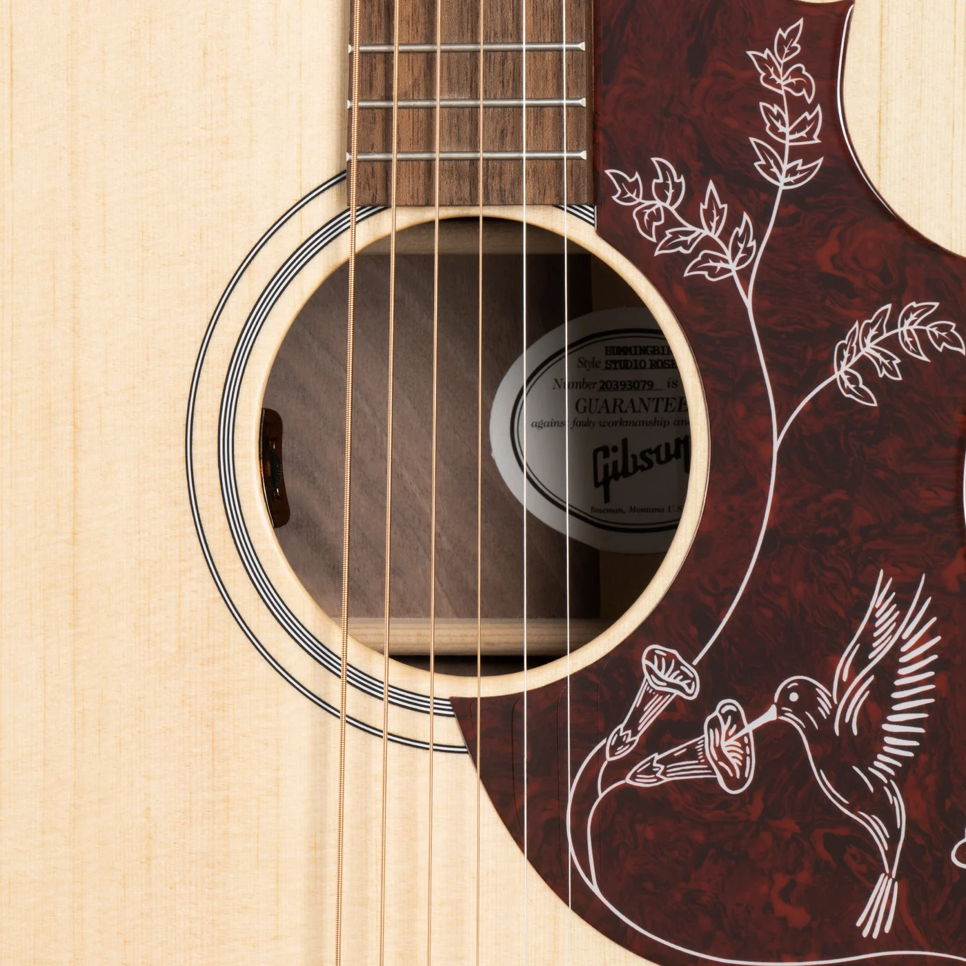 Gibson USA Hummingbird Studio Walnut Satin Natural (MCSSHSWSAN)